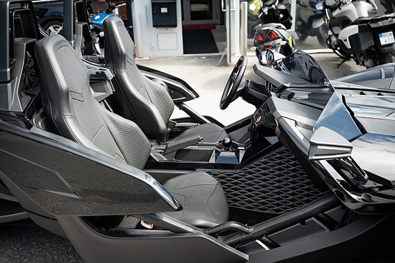 Polaris Slingshot 18 of 18