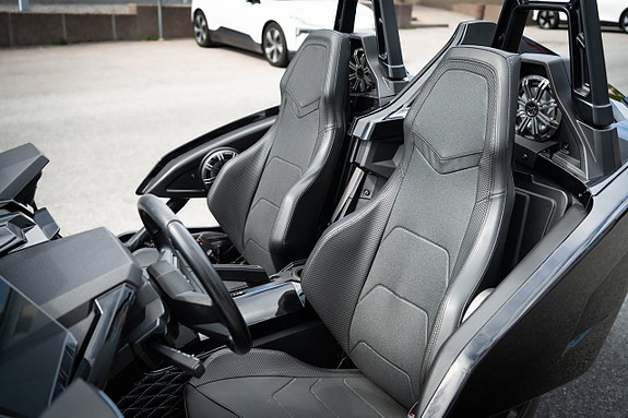Polaris Slingshot 10 of 18