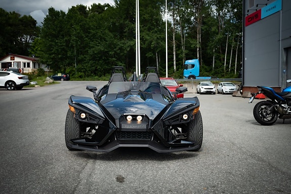 Polaris Slingshot 2 of 18