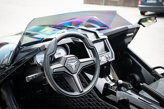 Polaris Slingshot 8 of 18