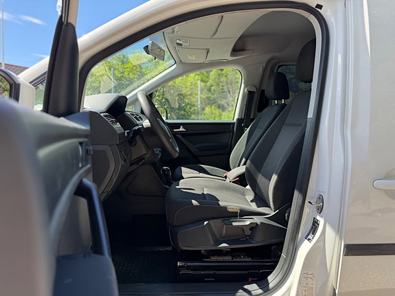 Volkswagen Caddy Maxi 11 of 24