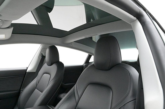Tesla Model 3 25 of 27