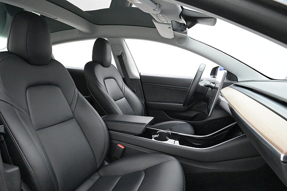 Tesla Model 3 12 of 27