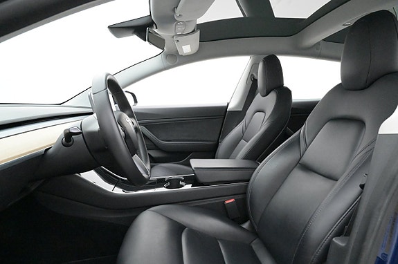 Tesla Model 3 9 of 27