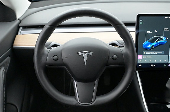 Tesla Model 3 7 of 27