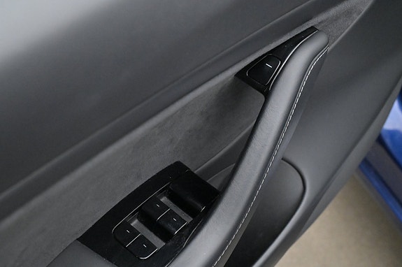 Tesla Model 3 10 of 27