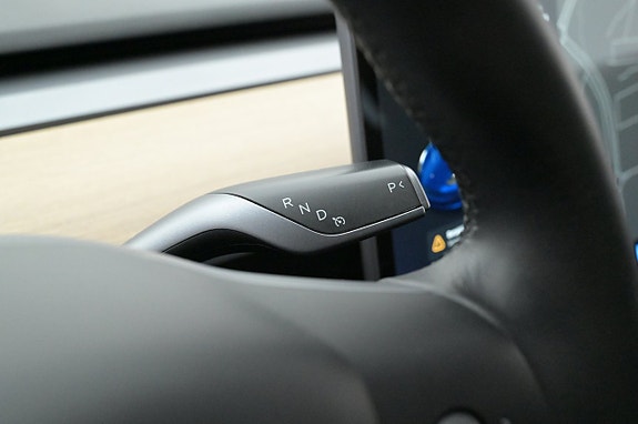 Tesla Model 3 8 of 27