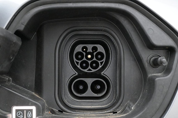Peugeot e-208 24 of 27