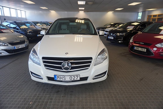 Mercedes-Benz R350 2 of 5