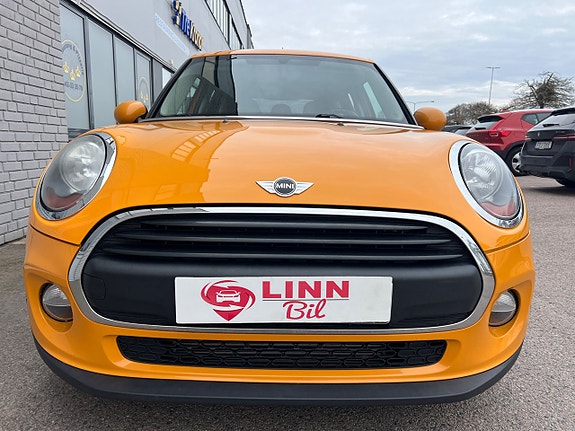 MINI Cooper 2 of 5