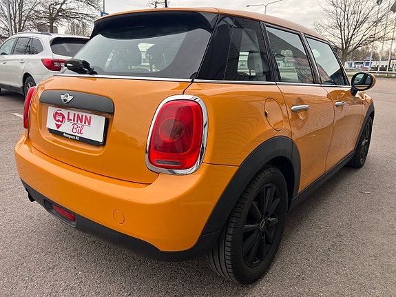 MINI Cooper 4 of 5