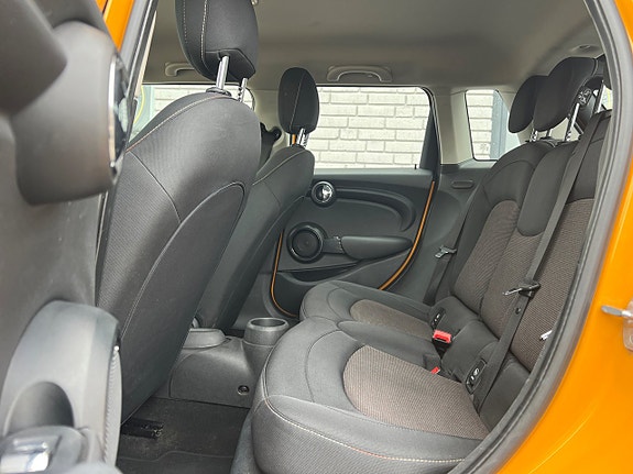 MINI Cooper 10 of 21