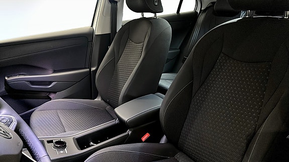 Volkswagen T-Roc 8 of 12