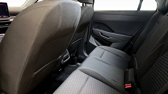 Volkswagen T-Roc 11 of 12