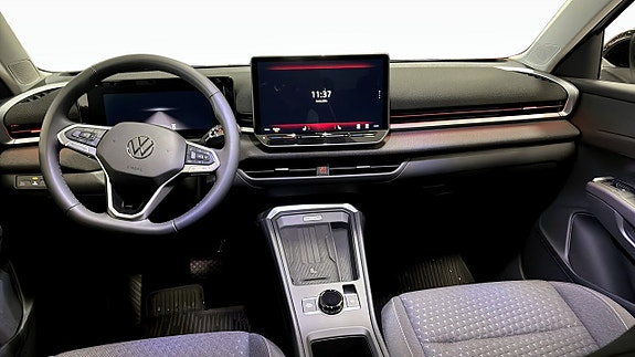 Volkswagen T-Roc 10 of 12