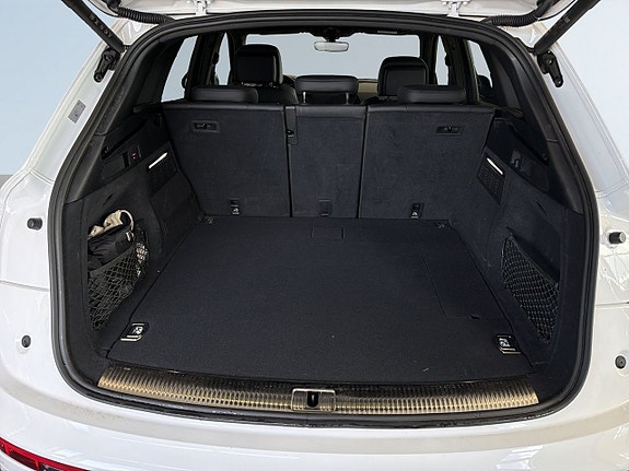 Audi Q5 12 of 19