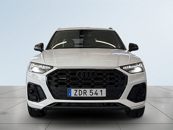 Audi Q5 2 of 5