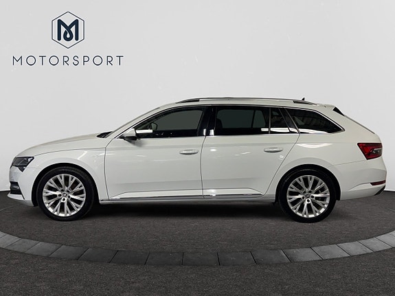 Skoda Superb 4 of 5