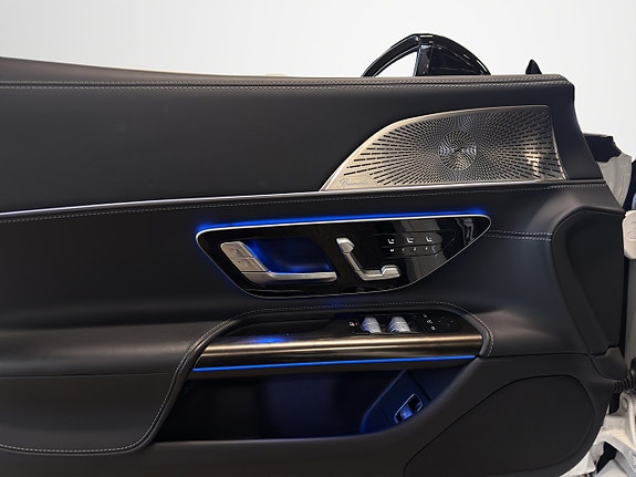 Mercedes-Benz SL43 14 of 23