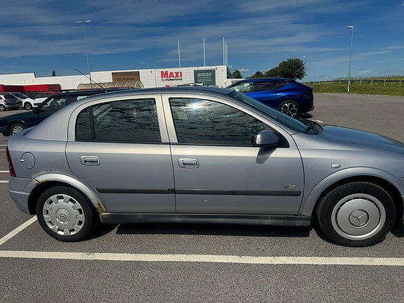 Opel Astra 3 of 5