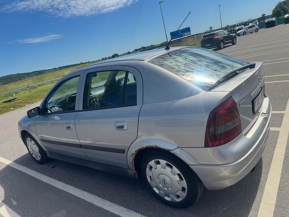 Opel Astra 4 of 5
