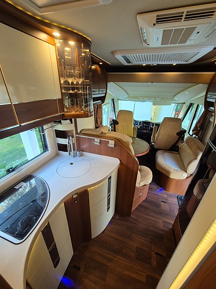 Carthago E-line 50 yachtin 4 of 5