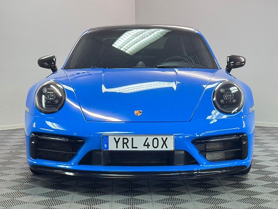 Porsche 911 Carrera 4 GTS 7 of 21