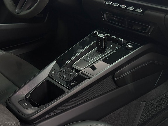 Porsche 911 Carrera 4 GTS 15 of 21