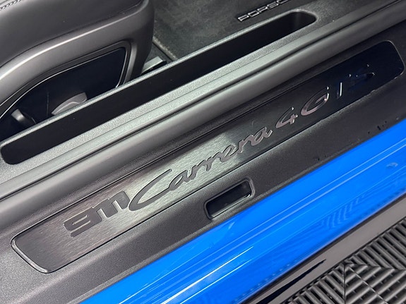 Porsche 911 Carrera 4 GTS 20 of 21