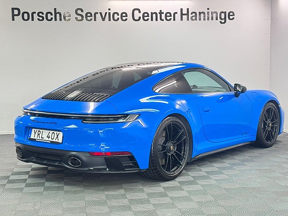 Porsche 911 Carrera 4 GTS 4 of 5
