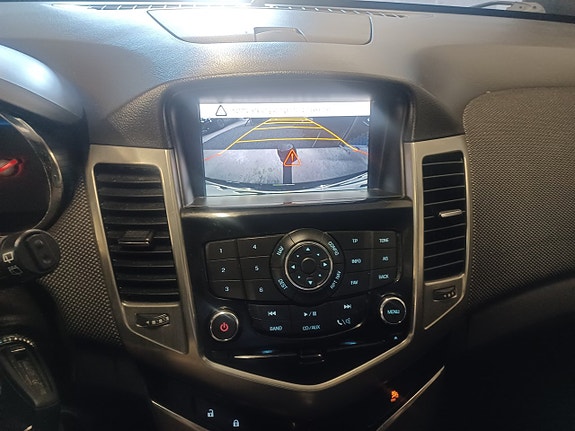 Chevrolet Cruze 14 of 16