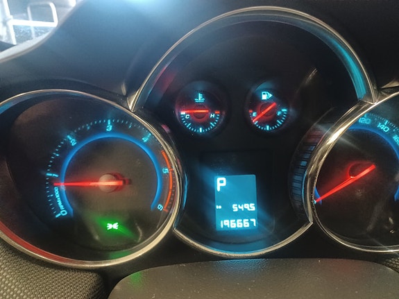 Chevrolet Cruze 13 of 16