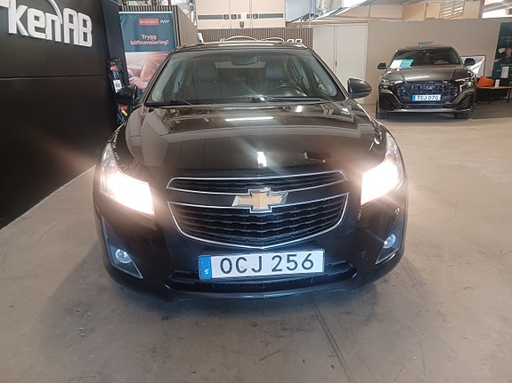 Chevrolet Cruze 3 of 5
