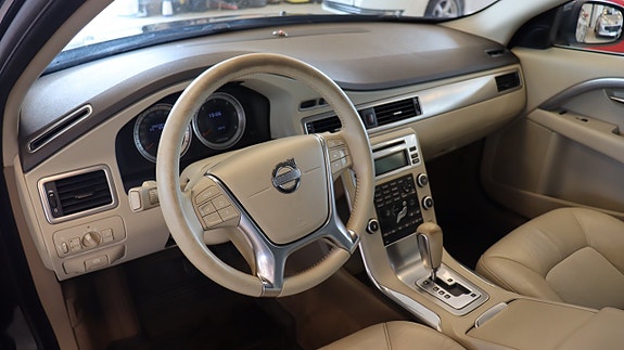 Volvo V70 12 of 14