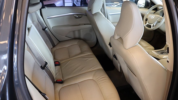 Volvo V70 11 of 14