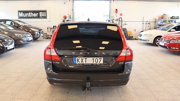 Volvo V70 8 of 14