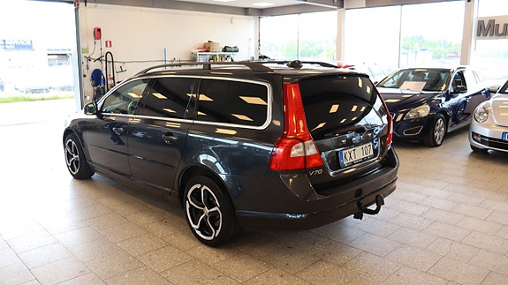 Volvo V70 4 of 14