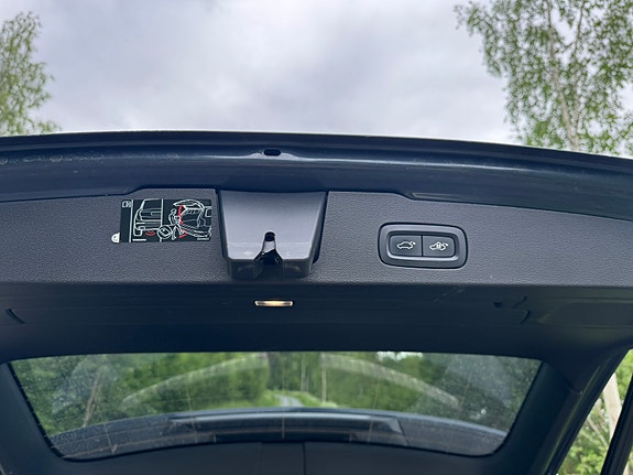 Volvo V60 Cross Country 3 of 5