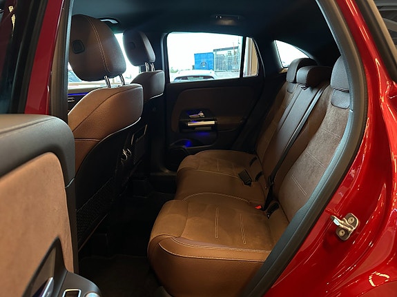 Mercedes-Benz GLA250 e 12 of 17