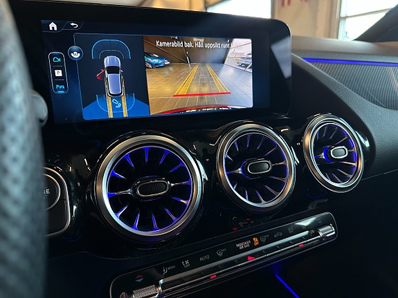 Mercedes-Benz GLA250 e 16 of 17