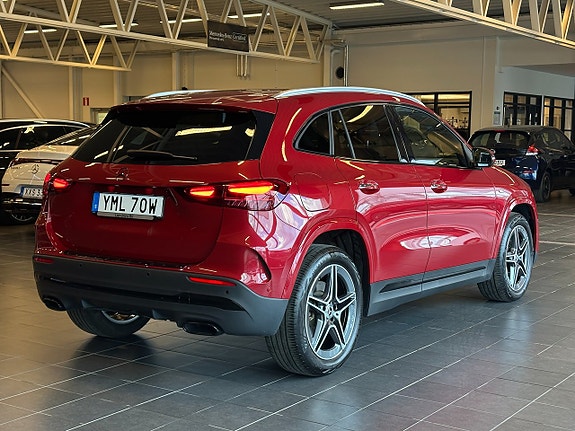Mercedes-Benz GLA250 e 7 of 17
