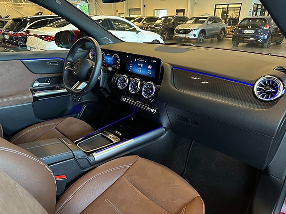 Mercedes-Benz GLA250 e 10 of 17
