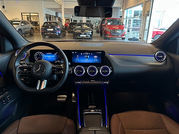 Mercedes-Benz GLA250 e 9 of 17