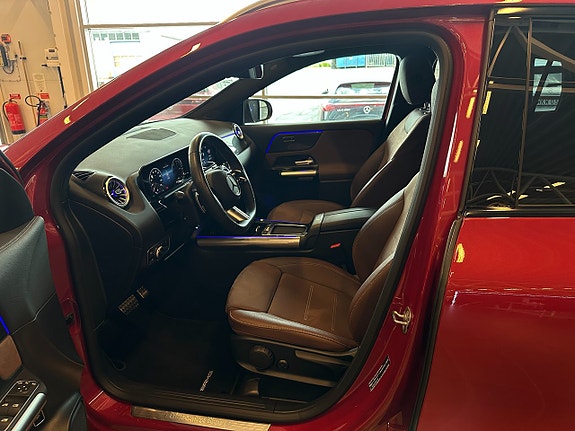 Mercedes-Benz GLA250 e 11 of 17