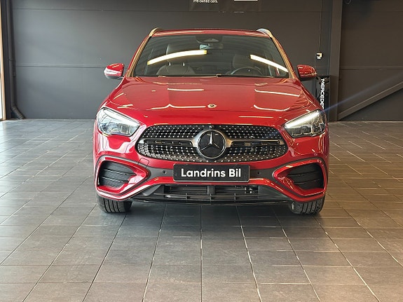 Mercedes-Benz GLA250 e 2 of 17