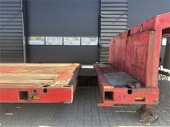 Doll Low loader - with pull-out extension 4 of 5