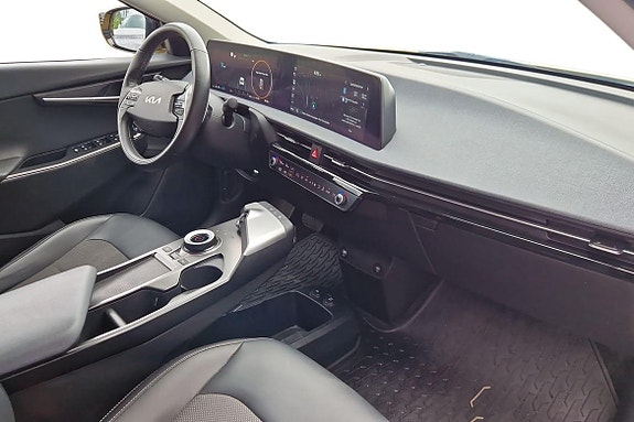 Kia EV6 8 of 19