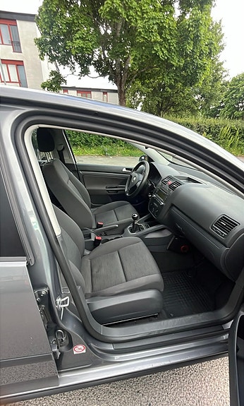 Volkswagen Golf V 3 of 5