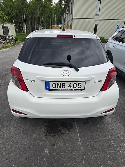Toyota Yaris 4 of 6