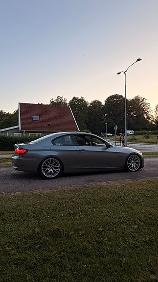 BMW 320d 5 of 8